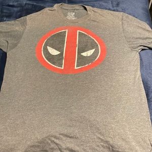 Mens size XL Deadpool Graphic tee